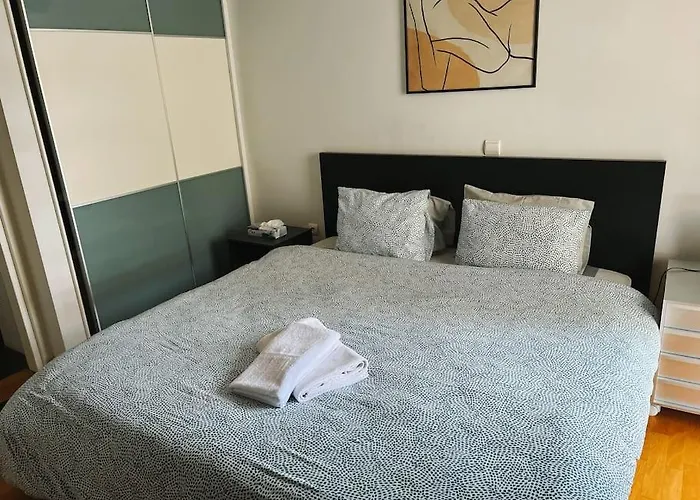 Glyfada Center Spacious Apartment