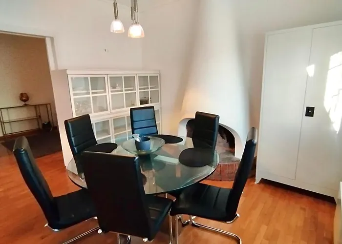 Glyfada Center Spacious Apartment