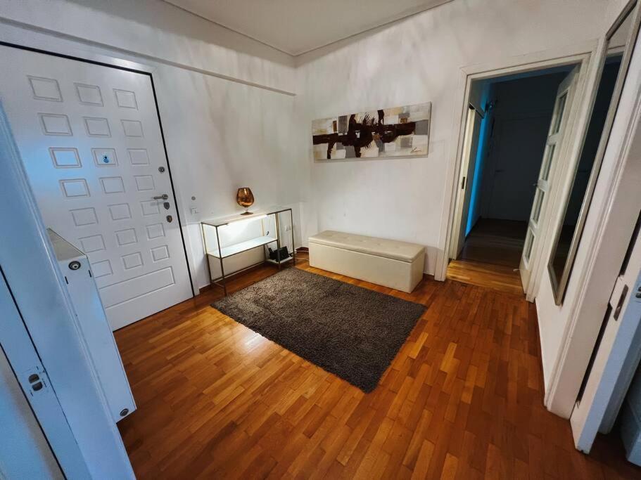 Glyfada Center Spacious *