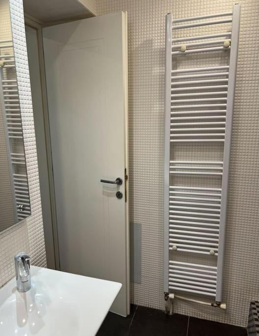 Glyfada Center Spacious Apartment *