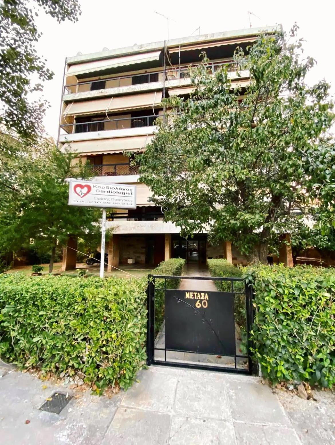 Glyfada Center Spacious Apartment